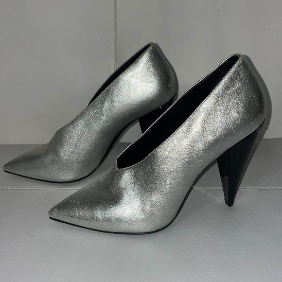 Rare silver leather Stella Luna v cut booties heels 38 - Picture 3 of 13